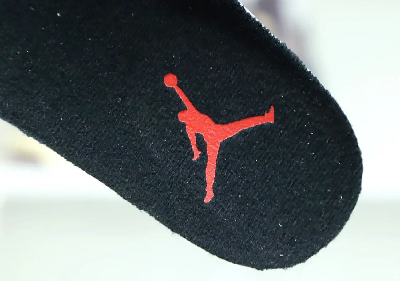 AIR WHITE LOW JORDAN 11 BRED 0602